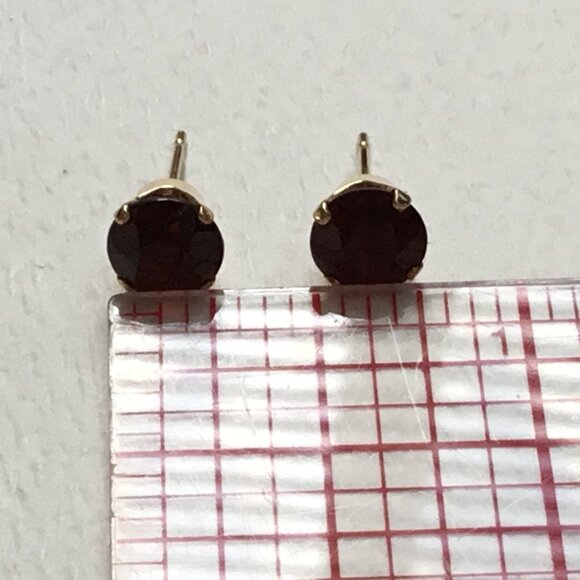 14K Gold Prong Set Red Stone Stud Pierced Earrings - Picture 12 of 12